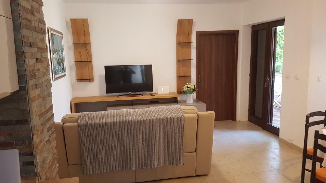 Apartment Lavanda Garden Rab Town Zewnętrze zdjęcie