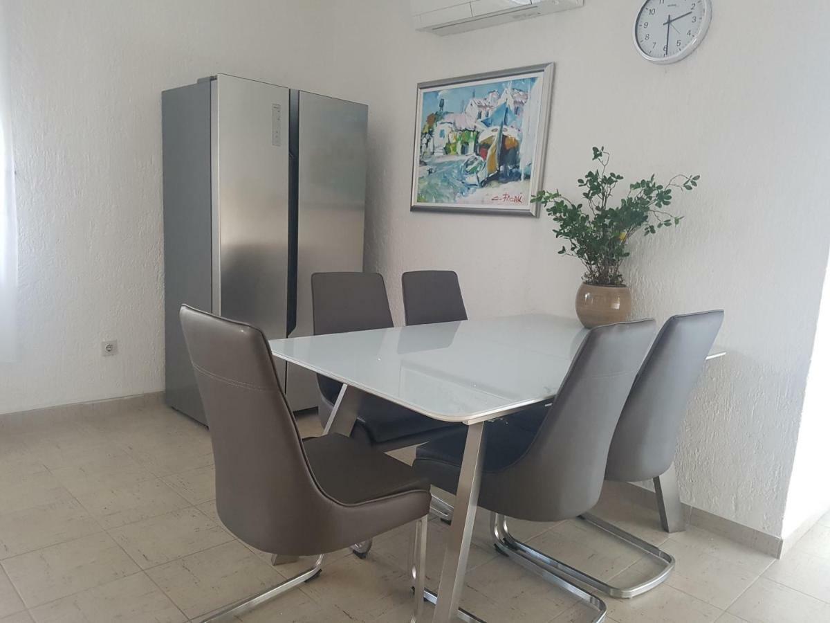 Apartment Lavanda Garden Rab Town Zewnętrze zdjęcie