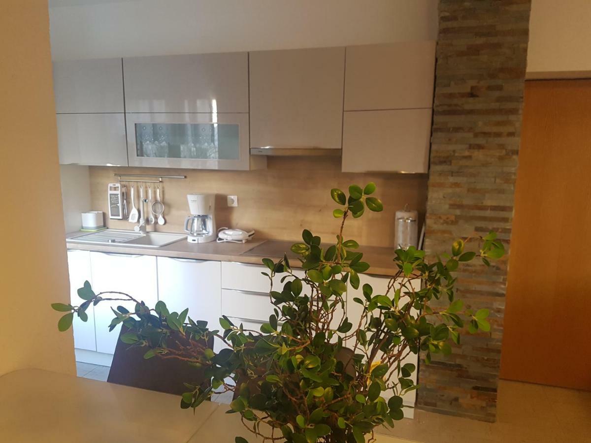 Apartment Lavanda Garden Rab Town Zewnętrze zdjęcie