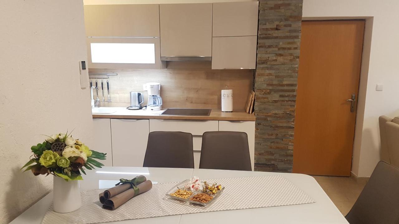 Apartment Lavanda Garden Rab Town Zewnętrze zdjęcie