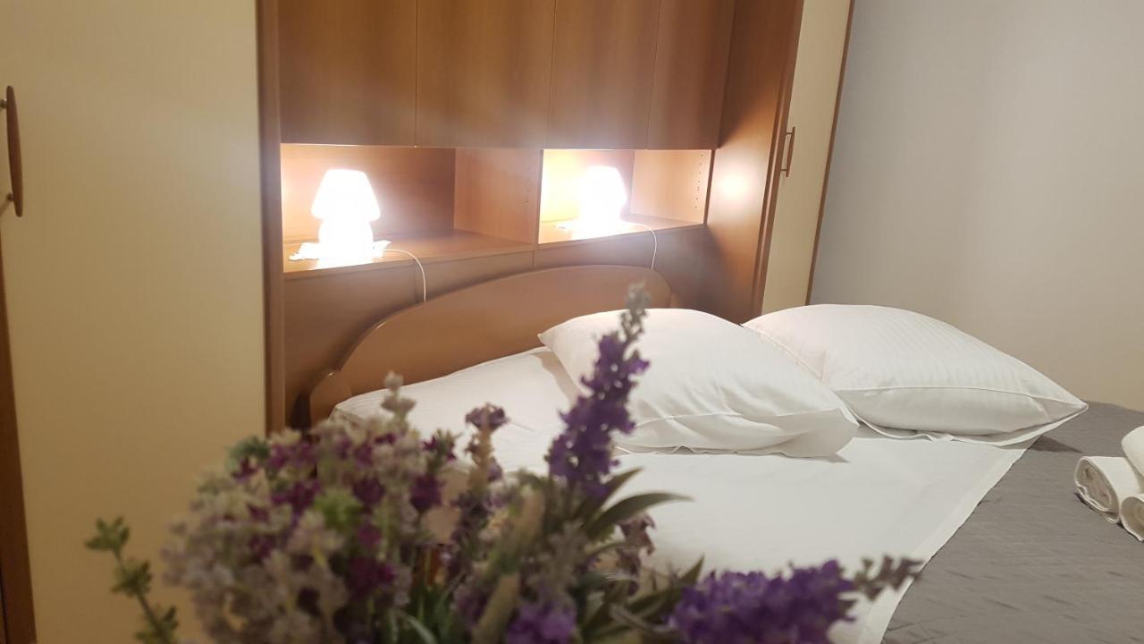 Apartment Lavanda Garden Rab Town Zewnętrze zdjęcie